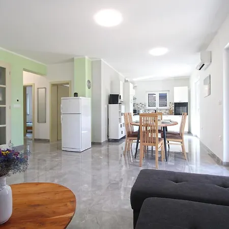 Дом отдыха Fuer 6 Personen Ca 120 Qm In Banjole, Istrien Istrische Riviera