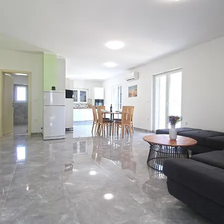 Дом отдыха Fuer 6 Personen Ca 120 Qm In Banjole, Istrien Istrische Riviera Банджоле